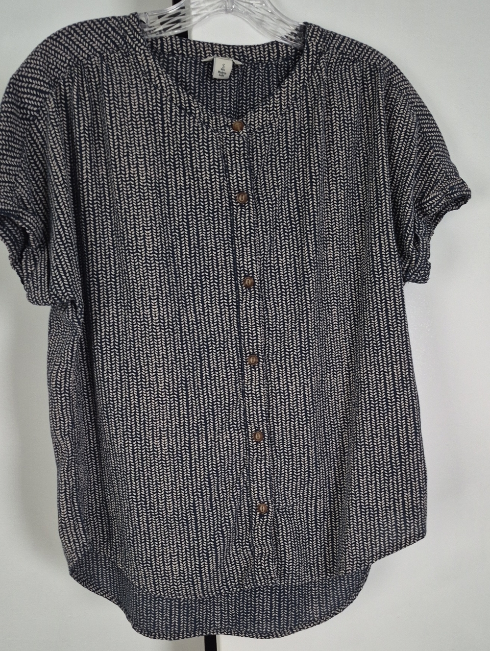 LL. Bean Navy and White Short-Sleeve Button Front Blouse